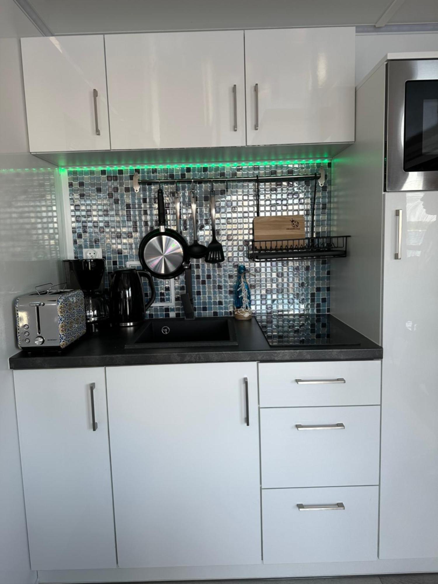 Premium Hausboot Trave Traum Apartment ลูเบค ภายนอก รูปภาพ