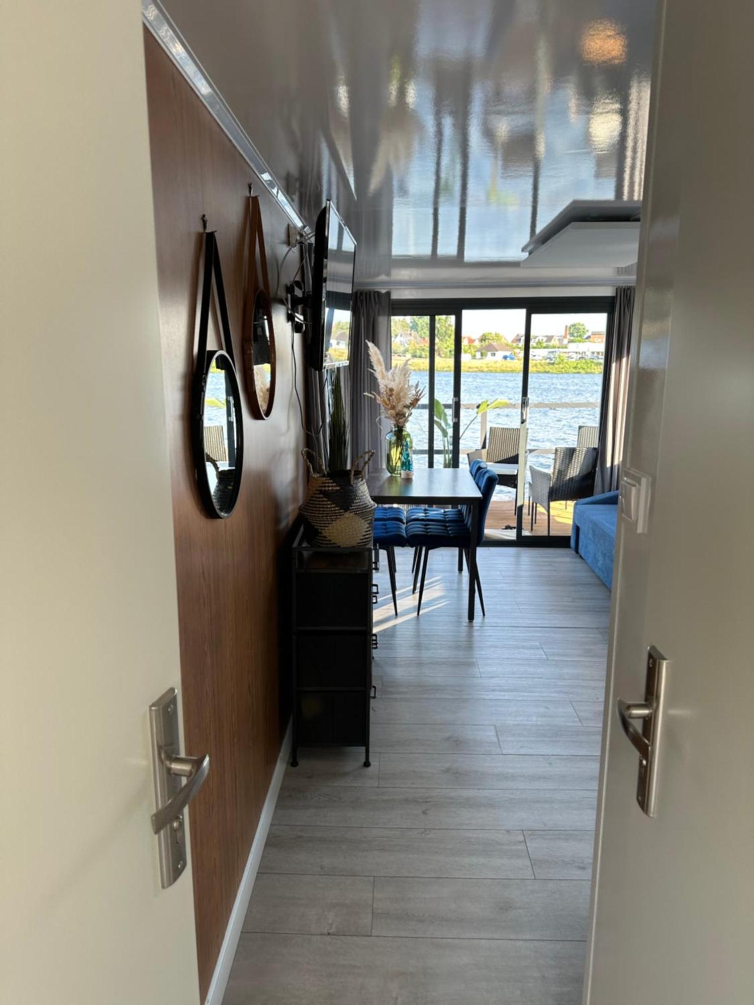 Premium Hausboot Trave Traum Apartment ลูเบค ภายนอก รูปภาพ