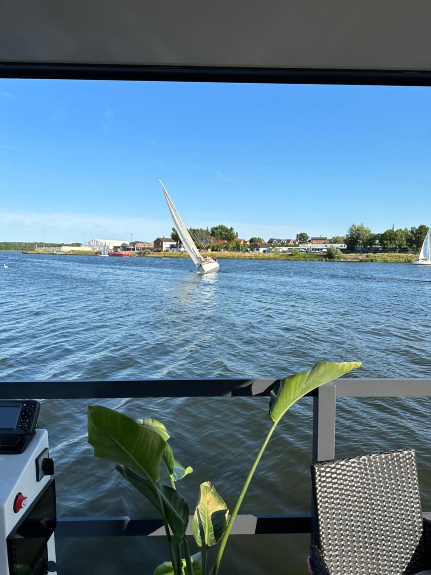 Premium Hausboot Trave Traum Apartment ลูเบค ภายนอก รูปภาพ