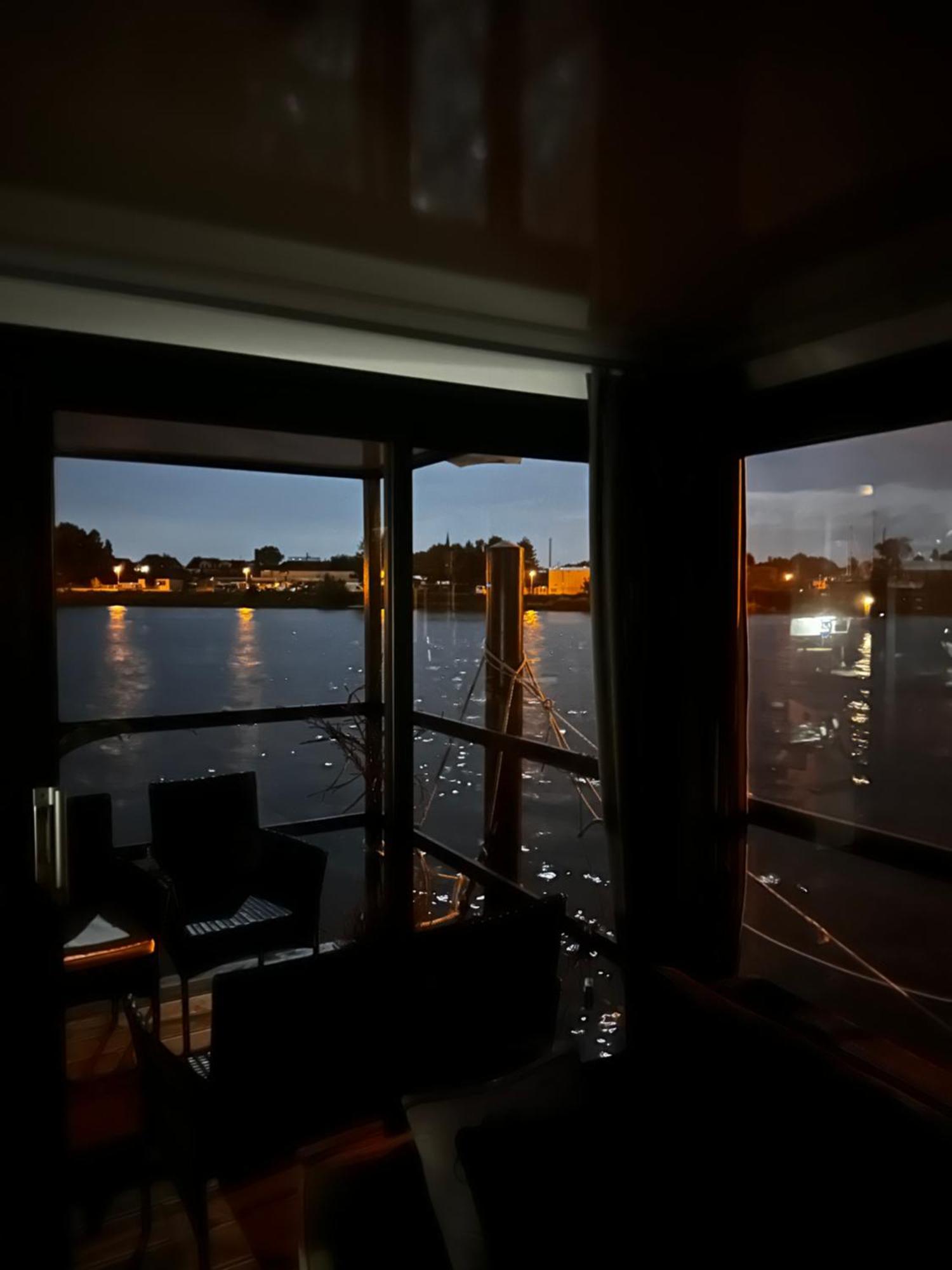 Premium Hausboot Trave Traum Apartment ลูเบค ภายนอก รูปภาพ