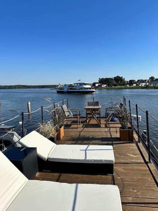 Premium Hausboot Trave Traum Apartment ลูเบค ภายนอก รูปภาพ